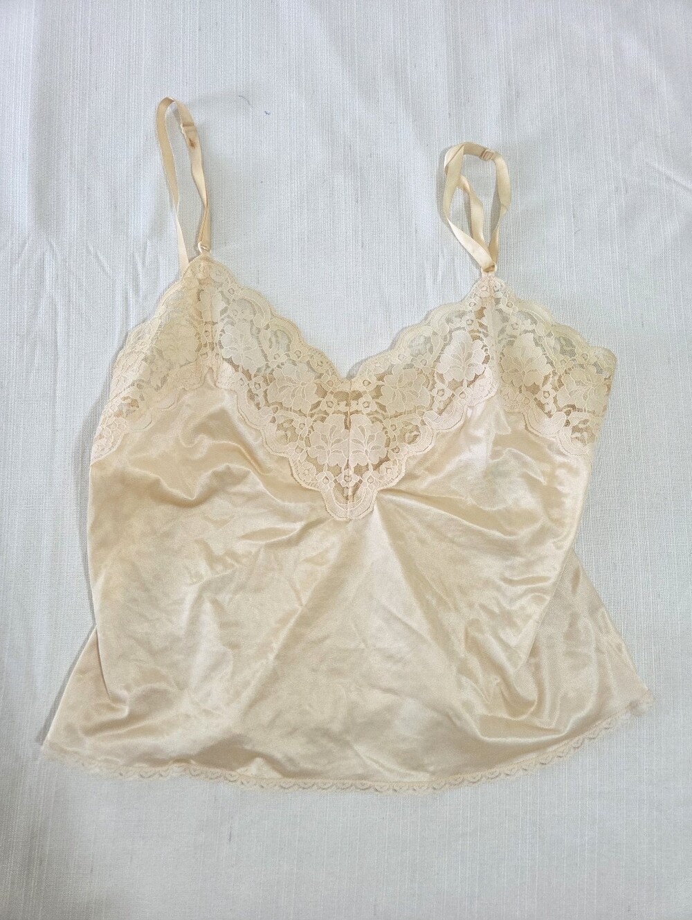 Vintage Silky Lace Trim Slip Undershirt Camisole Cream Medium 34 Bust 80s 90s - Picture 1 of 7